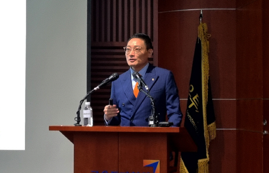 김성훈 한화자산운용 ETF 본부장이 31일 서울 여의도 금투센터에서 상장 간담회를 진행하고 있다. 한화자산운용 제공.